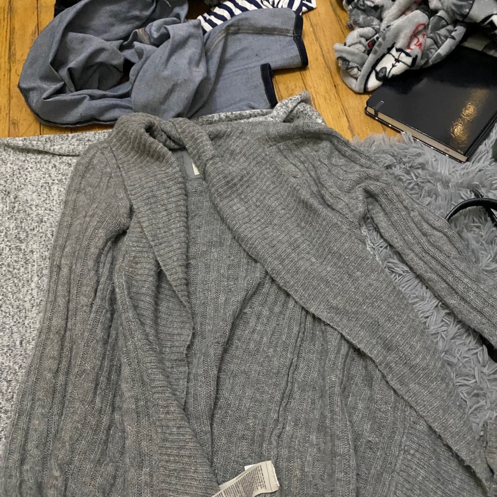 Sweater - Picture 2 of 4